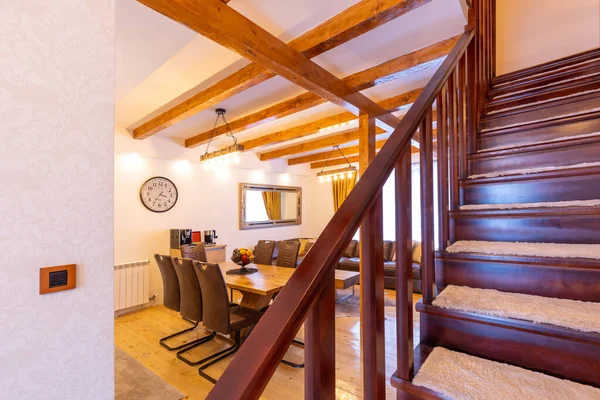 Escadas Madeira Interior Casa Montanha — Fotografia de Stock