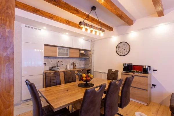 Cozinha Interior Área Jantar Moderno Apartamento Montanha Novo — Fotografia de Stock