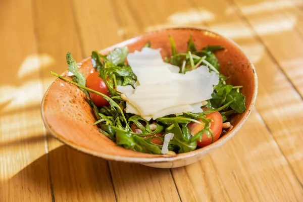 Salade Tomates Roquette Parmesan Râpé — Photo