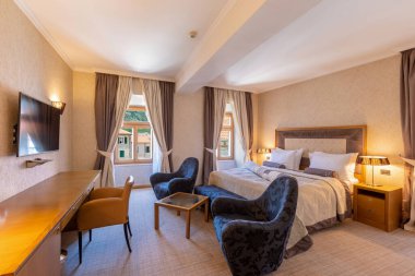 Lüks bir otel dairesi.