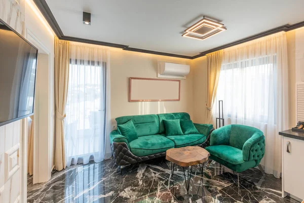Interiér Luxusního Obývacího Pokoje Mramorovou Podlahou — Stock fotografie