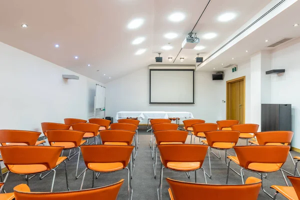 Interior Uma Sala Para Apresentações Cheias Cadeiras — Fotografia de Stock