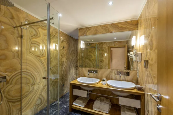 Interior Luxury Hotel Bathroom Marble Walls Glass Shower Cabin — 图库照片