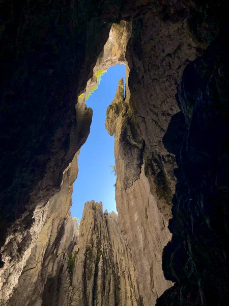 Akdeniz Bölgesinin Vahşi Dağlarında Gizemli Alışılmadık Yerler — Stok fotoğraf