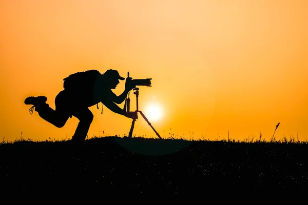 Fotógrafo Silhueta Pôr Sol Tempo Sessão Fotos Natureza — Fotografia de Stock