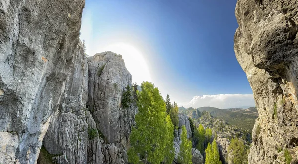 Boğa Dağları Nın Alışılmadık Gizemli Gizemli Bölgeleri Yüksek Uçurumlar — Stok fotoğraf