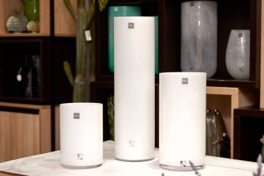 Dekoratif seramik vazo. Şık İç dizayn