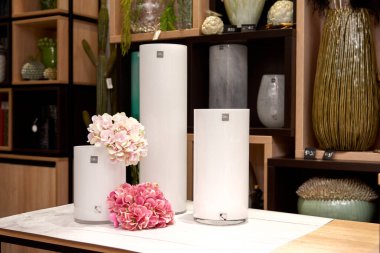 Dekoratif seramik vazo. Şık İç dizayn