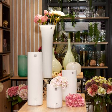 Dekoratif seramik vazo. Şık İç dizayn