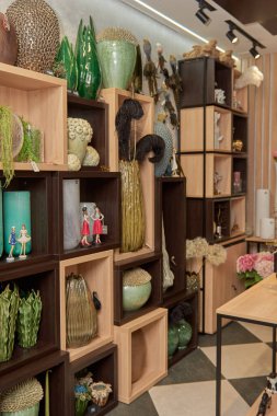 Dekoratif seramik vazo. Şık İç dizayn