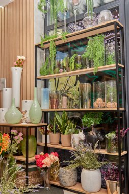 Dekoratif seramik vazo. Şık İç dizayn