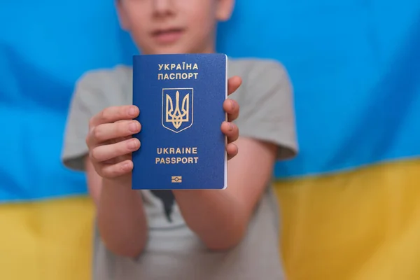 Garçon Tenant Dans Les Mains Passeport Ukrainien Sur Fond Jaune — Photo