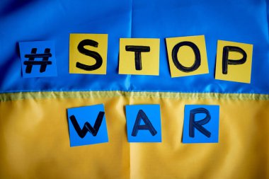 Kağıt, Ukrayna bayrağının sarı-mavi arka planına 