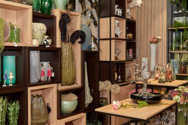 Dekoratif seramik vazo. Şık İç dizayn