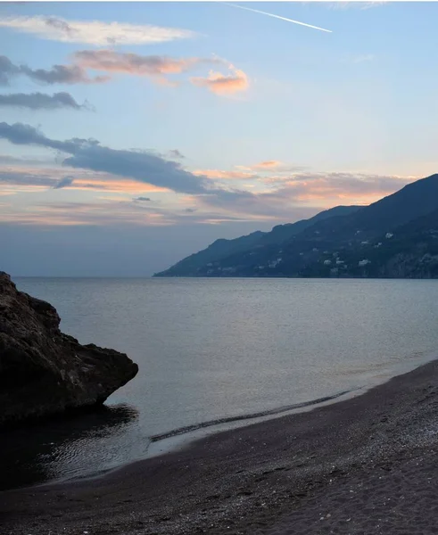 GÖZEL KİŞİLERİN VE EFTLERİNİN BÜYÜK OLACAĞINDA SEA LANDASI