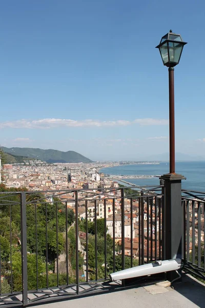 Şehirdeki eski binaların manzarası