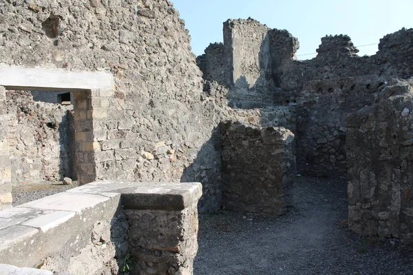 Alte Steinmauer Blick Von Oben Aus Dem Fenster Fragment Einer — Stockfoto