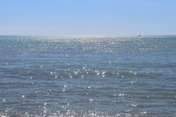 Морские Волны Голубое Небо Вода Природа — стоковое фото