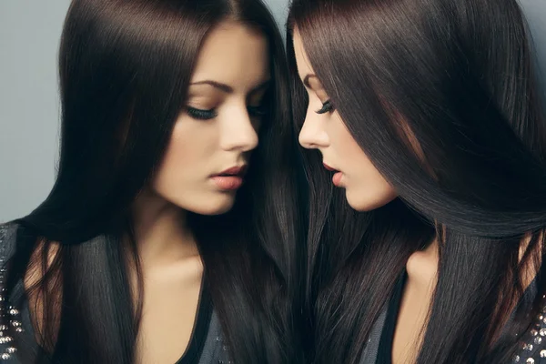 muhteşem saçlı güzel kadın fotoğrafı. 