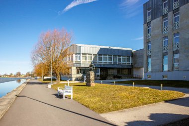 Haapsalu, L22ne İlçesi, Estonya-11APR2022: Estonya 'nın Haapsalu kentindeki Hestia Hotel Haapsalu Spa.