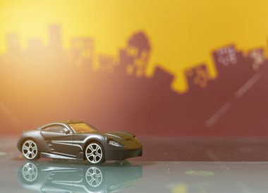 Siyah Spor Araba Oyuncağı Bulanık Şehir Geçmişine Seçici Odaklanma