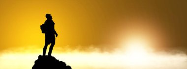 Gündoğumuyla zirvede olan adam