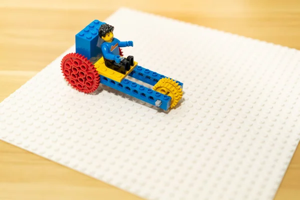 Bangkok Tailândia Fevereiro 2022 Lego Homem Figura Passeio Três Rodas — Fotografia de Stock