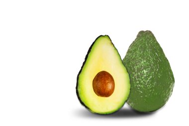 avokado beyaz arkaplanda izole edildi