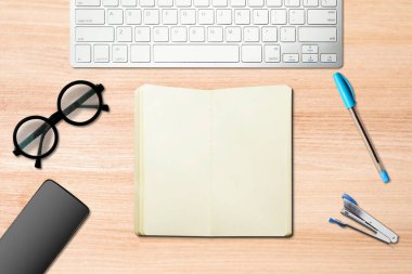 Ofis çalışma alanı için not defteri maketi