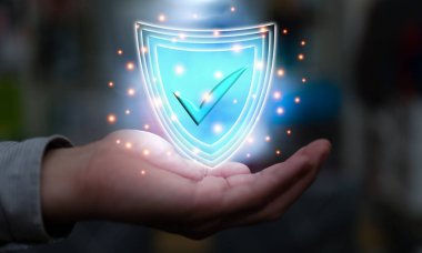 Gizlilik teknolojisi konseptinde iş adamına kalkan koruması