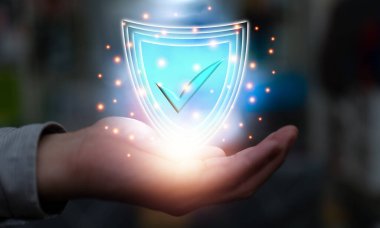 Gizlilik teknolojisi konseptinde iş adamına kalkan koruması