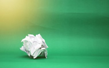 Parçalanmış kağıt, hiçbir fikrim yok.