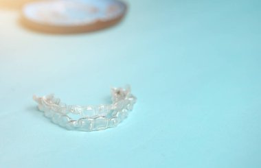 Seçici odaklı görünmeyen parantez