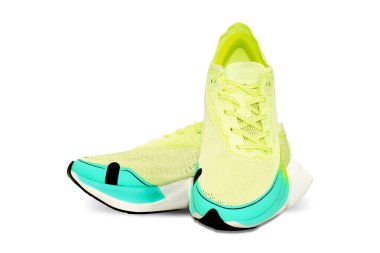 spor ayakkabıları beyaz arkaplanda izole