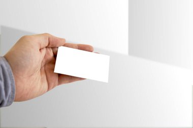 İş adamının el ele tutuşması sahte isim kartı