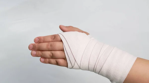 Elástico Bandagem Rolo Apoio Mão Pulso Dedo Isolado Branco — Fotografia de Stock