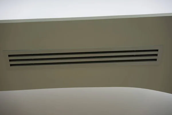 air vent for air conditioner flow at ceiling