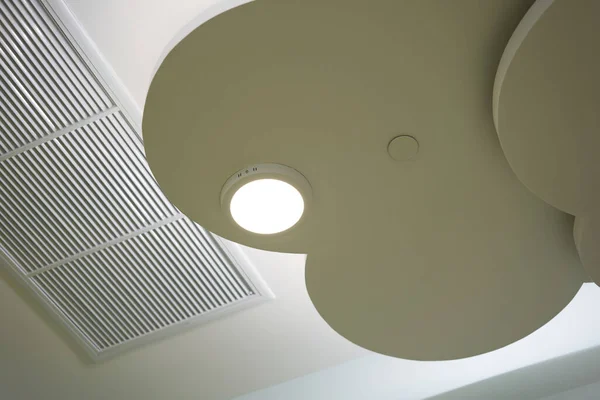 Tavan Lambası Tasarım Ile Aşağı Işık Gibi Görünüyor Stok Resim