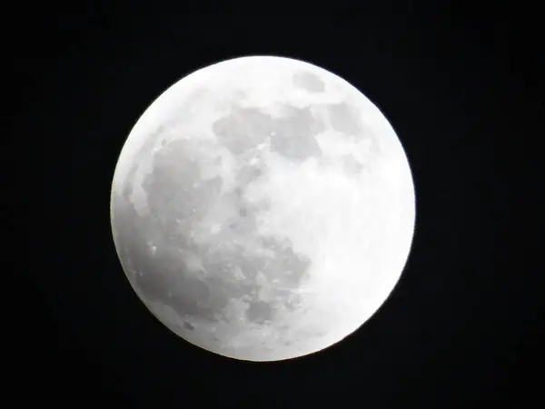 黑夜中的满月 — 图库照片