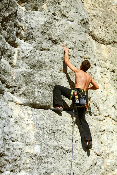 Kaya tırmanma uçurumdan — Stok fotoğraf