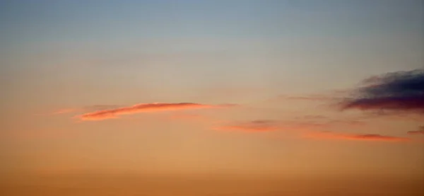 Oranžová obloha západu slunce. Sky textura, abstraktní příroda pozadí — Stock fotografie