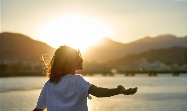 Happy Carefree Woman Turning Camera Hand Enjoying Sunset Time Orange – stockfoto
