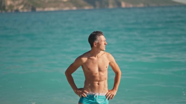 Relaxed Muscular Athletic Man Beach Turquoise Water Mediterranean Sea Oludeniz — Vídeos de Stock