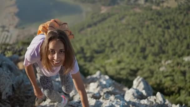 Couple Hiking Turkey Pov Slow Motion Woman Hiker Rock Climber — Stockvideo