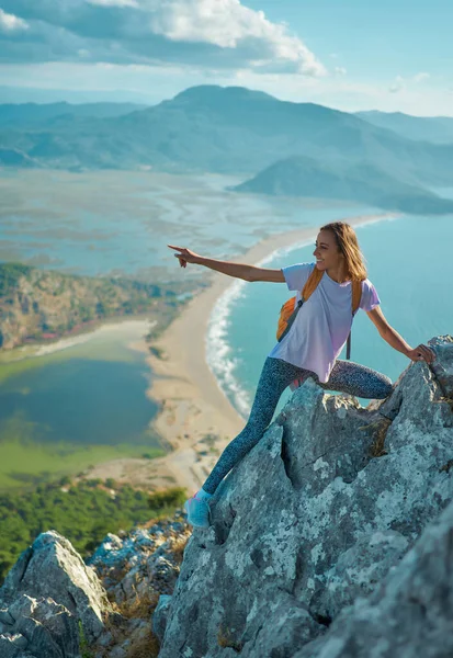 Active Traveler Hiker Girl Stands Summit Mountain Amazing Scenic Nature – stockfoto