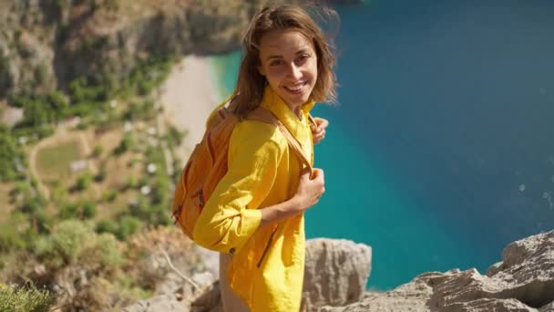 Pov First Person View Happy Beautiful Young Woman Tourist Yellow — Vídeo de Stock