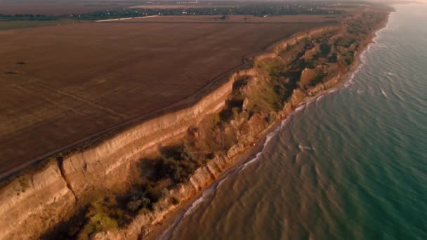 Voo Drone Sobre Belas Formas Relevo Colinas Arenosas Rachaduras Cima — Vídeo de Stock