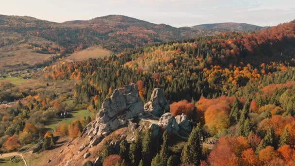 Letecký Pohled Slavnou Starobylou Kamennou Pevnost Tustan Západní Ukrajině Tustan — Stock video