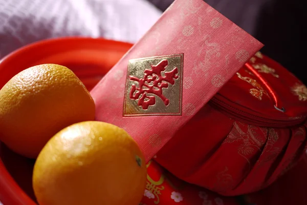 Tradicional chinês casamento chá cerimônia talheres e servindo — Fotografia de Stock