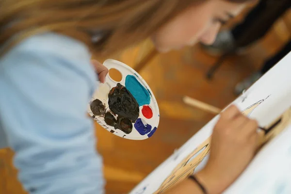 Desenho Mão Com Tintas Sobre Tela Aulas Desenho Escola Arte — Fotografia de Stock